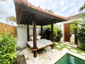 Large 4 bedroom villa with pool on Batu Bolong